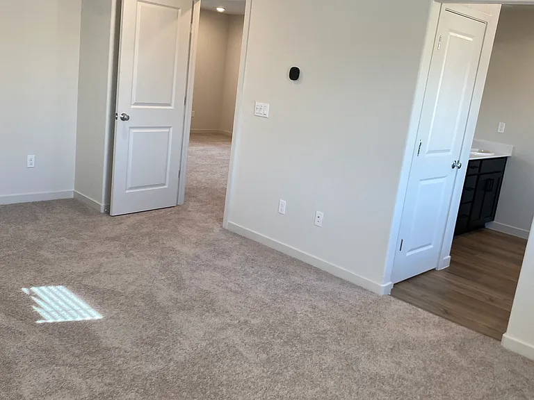 706 Diamond Valley Rd — Photo 17