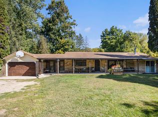 9322 N Riverview Dr, Kalamazoo, MI 49004