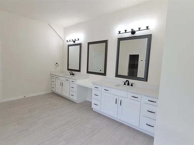 108 Tralee Ct — Photo 11