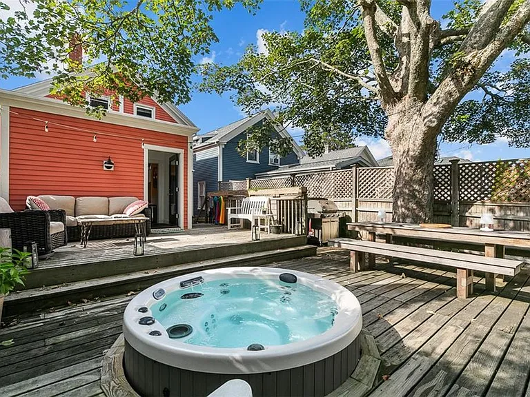 46 Hammond St — Photo 23