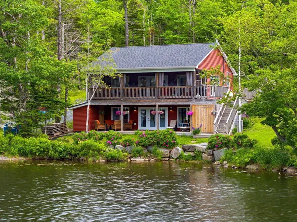 49 Cove Rd, East Hants, NS B0N 1Z0