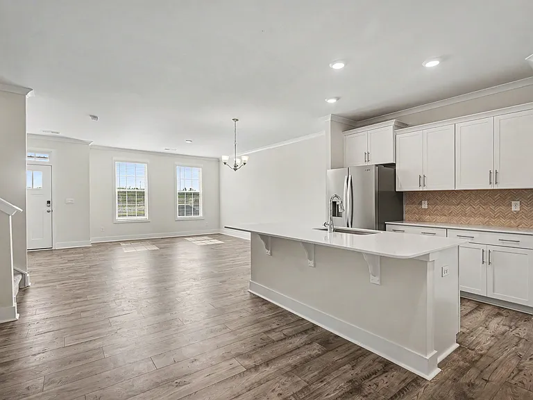 1022 Whistling Pl — Photo 3