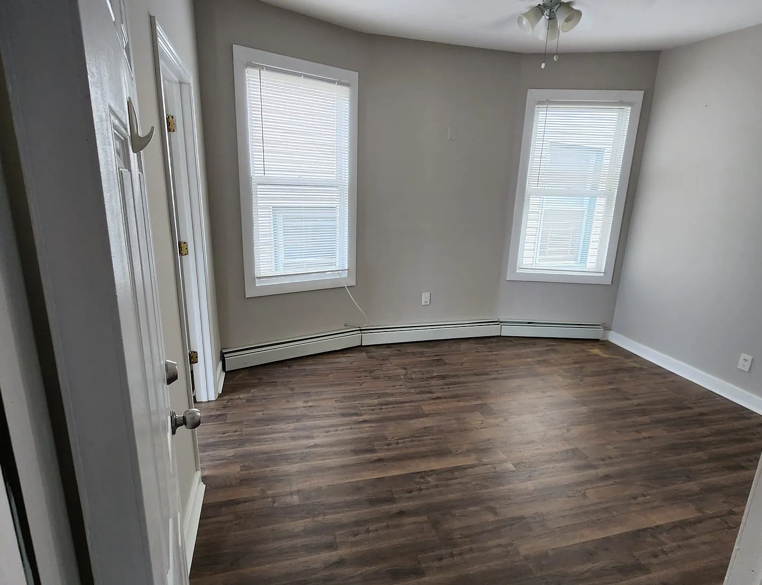 3 bed, 1300 sqft, $2,900 — Photo 3