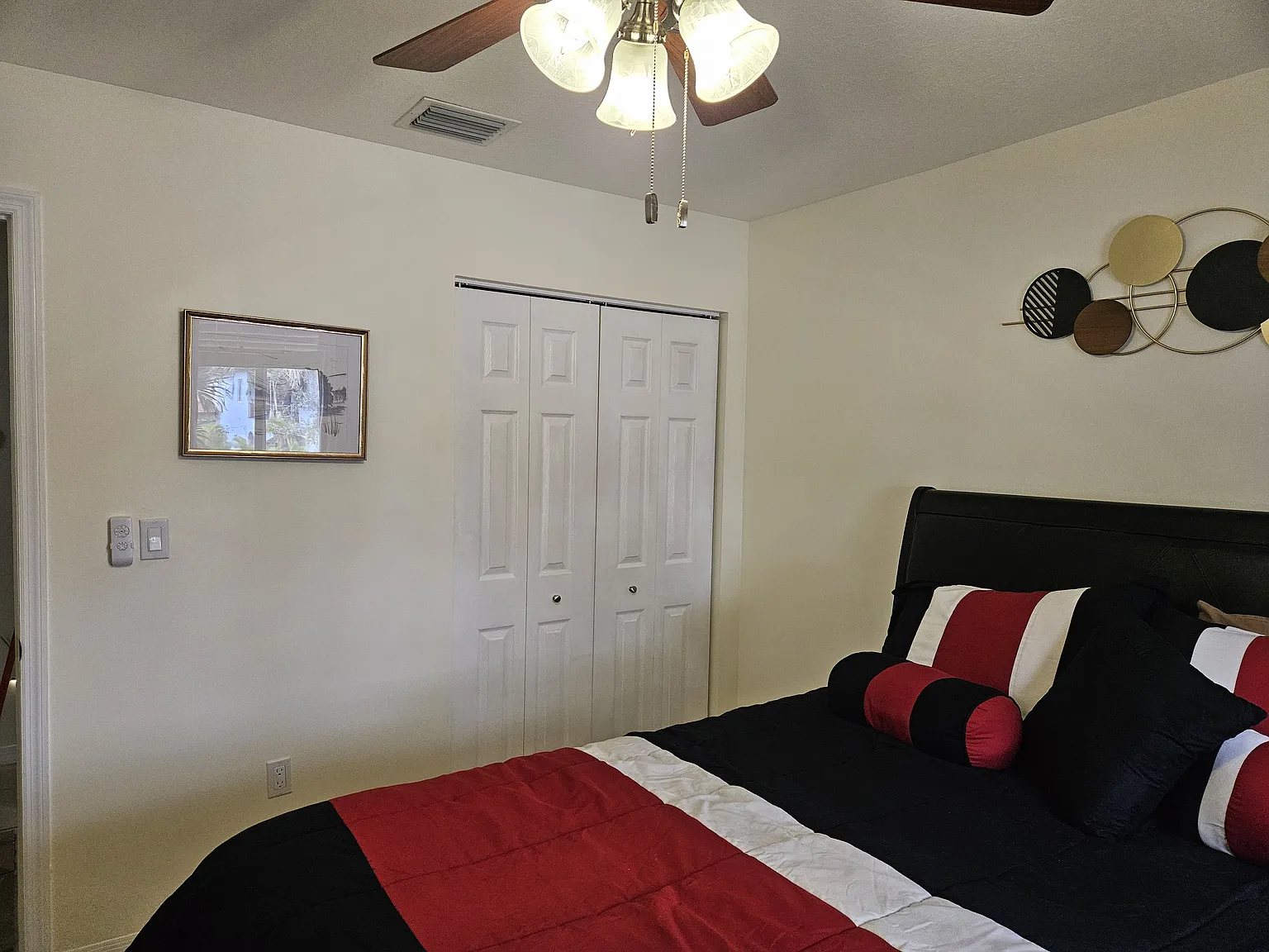 3 bed, 2.5 bath, 1740 sqft, $850 — Photo 2