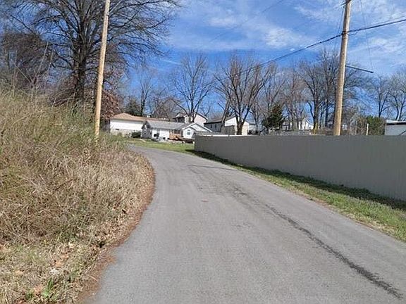 4th image of 3812 NE Drexel Rd
