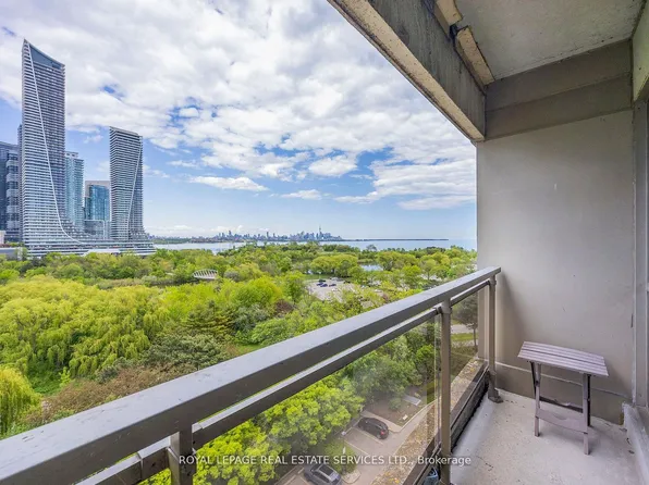 2261 Lake Shore Blvd W #1010, Toronto, ON M8V 3X1