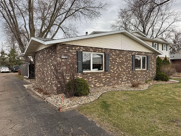 1403 Orchard Dr — Photo 1