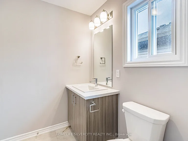215 Southworth St N — Photo 24
