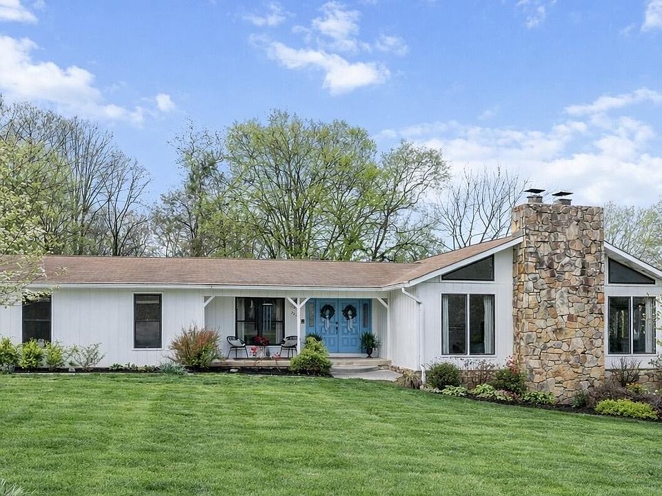 1st image of 2219 Canterbury Cir