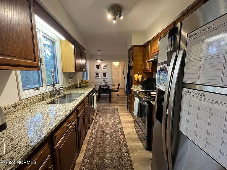 220 Drumar Ct — Photo 10