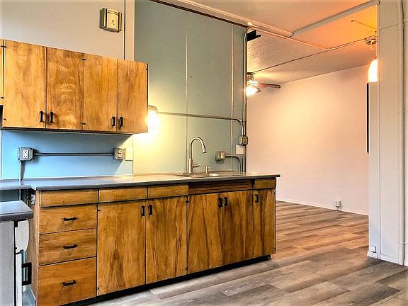 4th image of 306 S 3rd St W APT 3