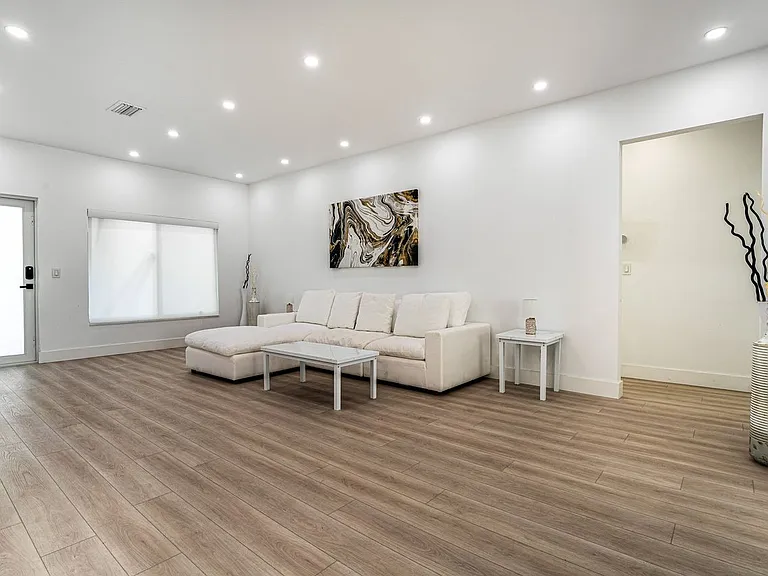 8866 Carlyle Ave — Photo 13