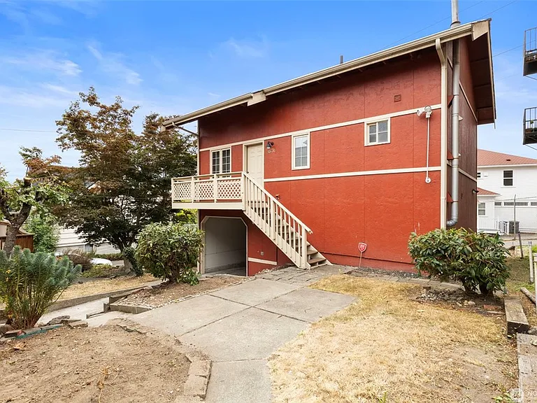 1225 1/2 Gregory Way — Photo 3
