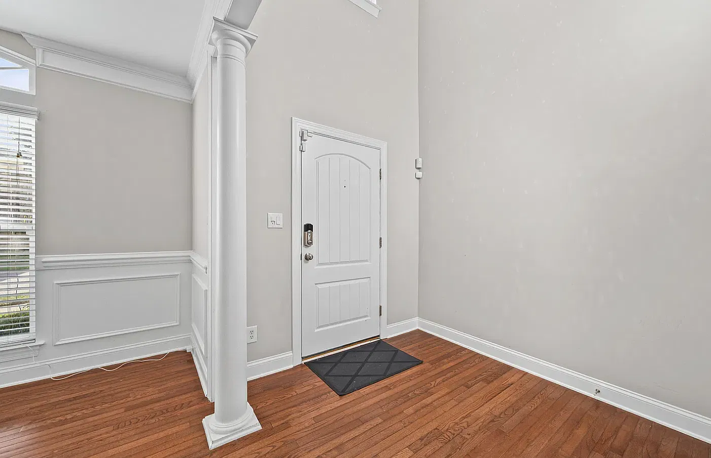 4 bed, 3.5 bath, 4750 sqft, $3,600 — Photo 3