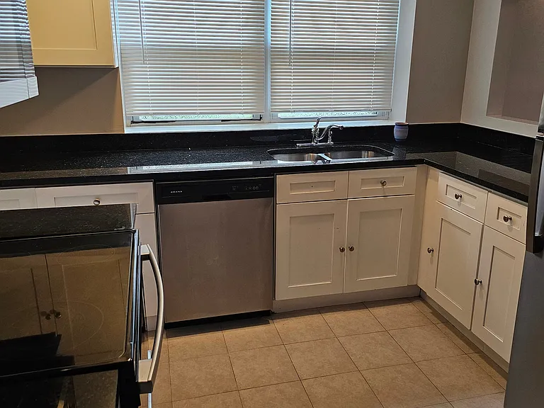 3014 Harlem Ave #G — Photo 8