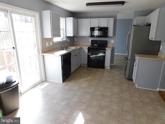 5th image of 8303 Fairbanks Ct