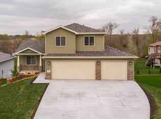 740 Prairie View Ln, Hickman, NE 68372