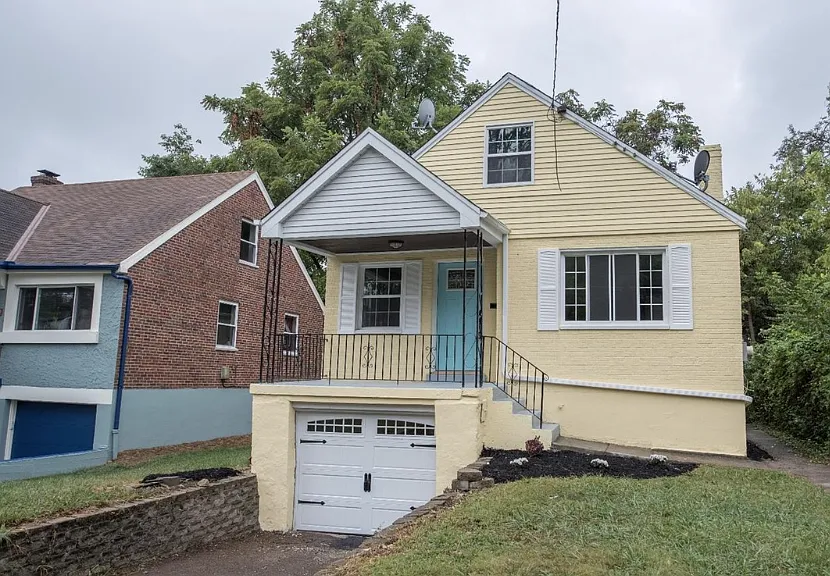 3 bed, 1001 sqft, $2,195 — Photo 1