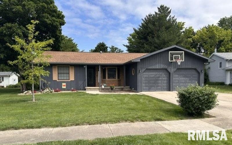 1st image of 12 Aaron Dr