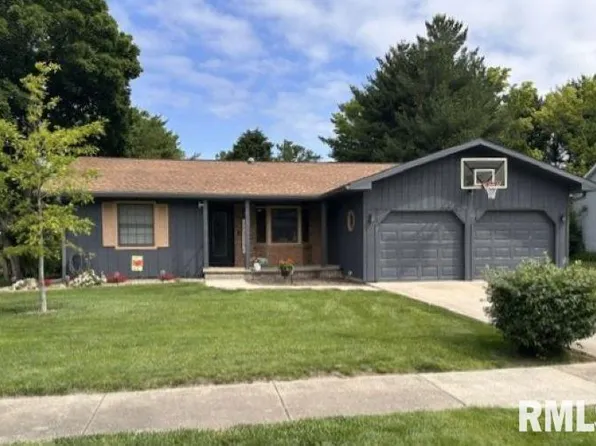 12 Aaron Dr, Jacksonville, IL 62650