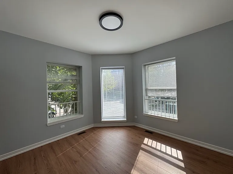 4901 N Kenmore Ave #1 — Photo 4