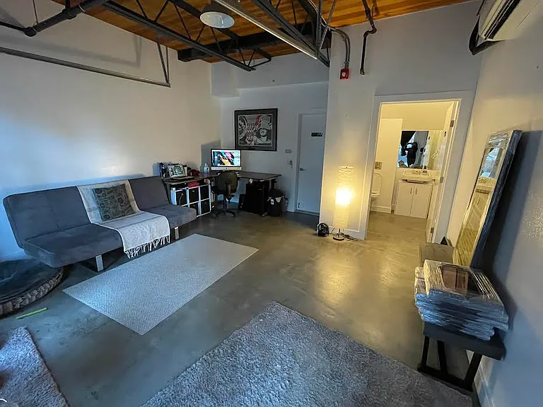 2405 Harbor Ave SW — Photo 15