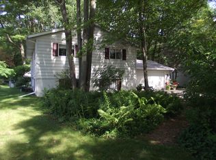 5314 Perrine Rd, Midland, MI 48640