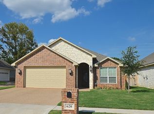 620 Golden Ct, Mc Gregor, TX 76657
