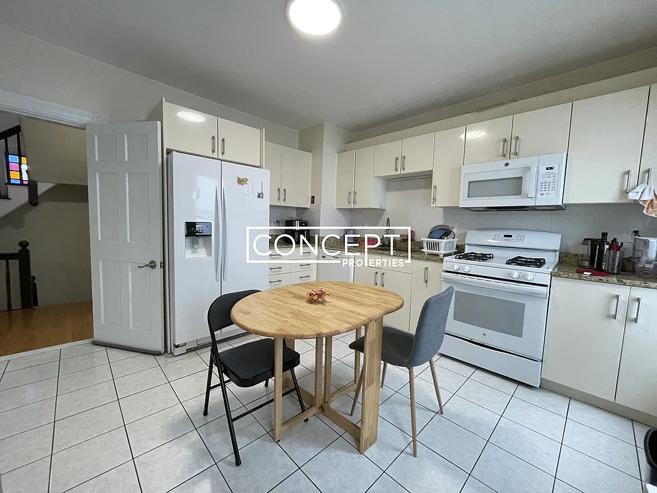 63 Fairbanks St #1