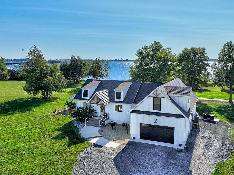 1st image of 29629 Ferry Point Dr