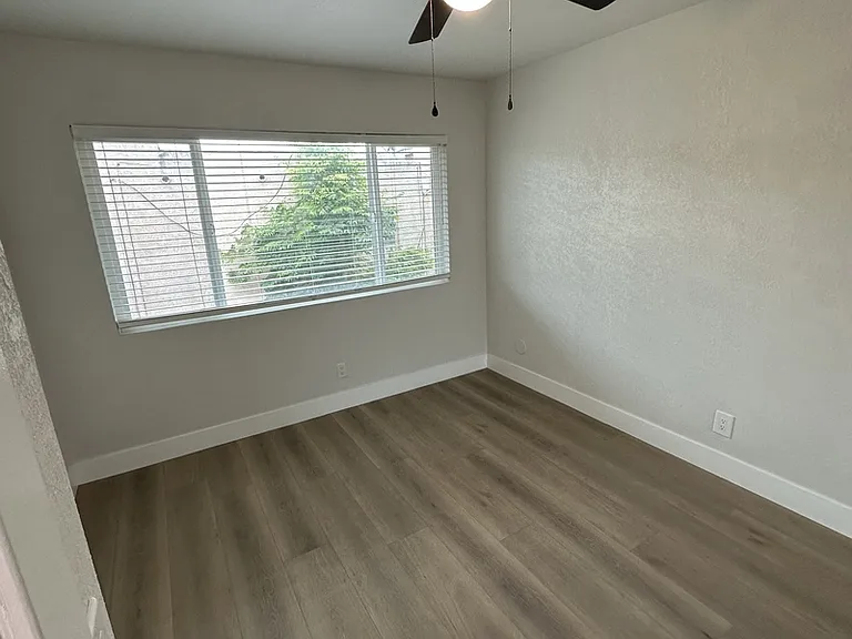 442 Smith Ave #8 — Photo 4