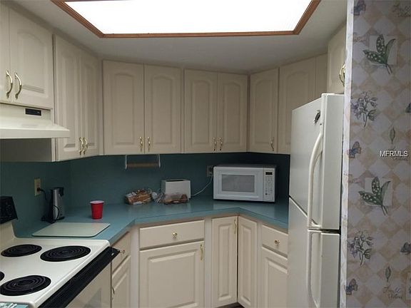 3rd image of 425 Golden Sands Dr