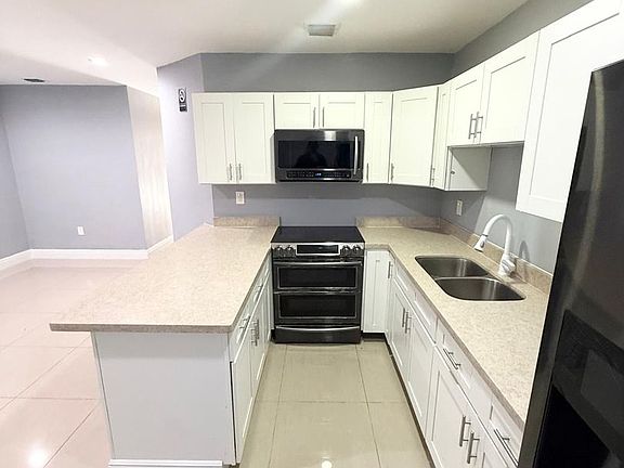 3rd image of 170 NW 204th St #B