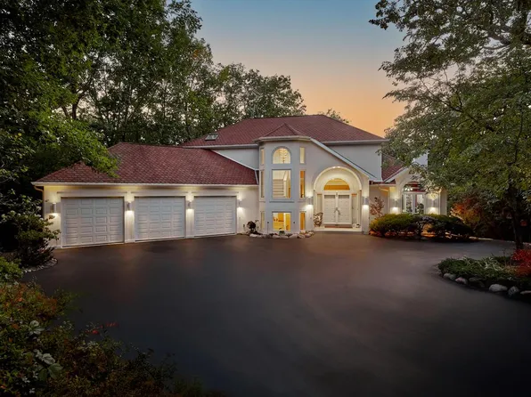 2822 Moelter DRIVE, Lake Geneva, WI 53147