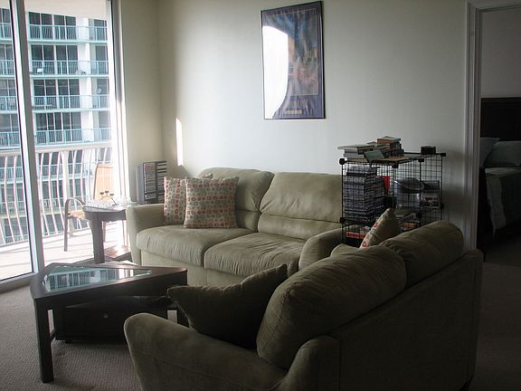 3rd image of 1750 N Bayshore Dr APT 2211