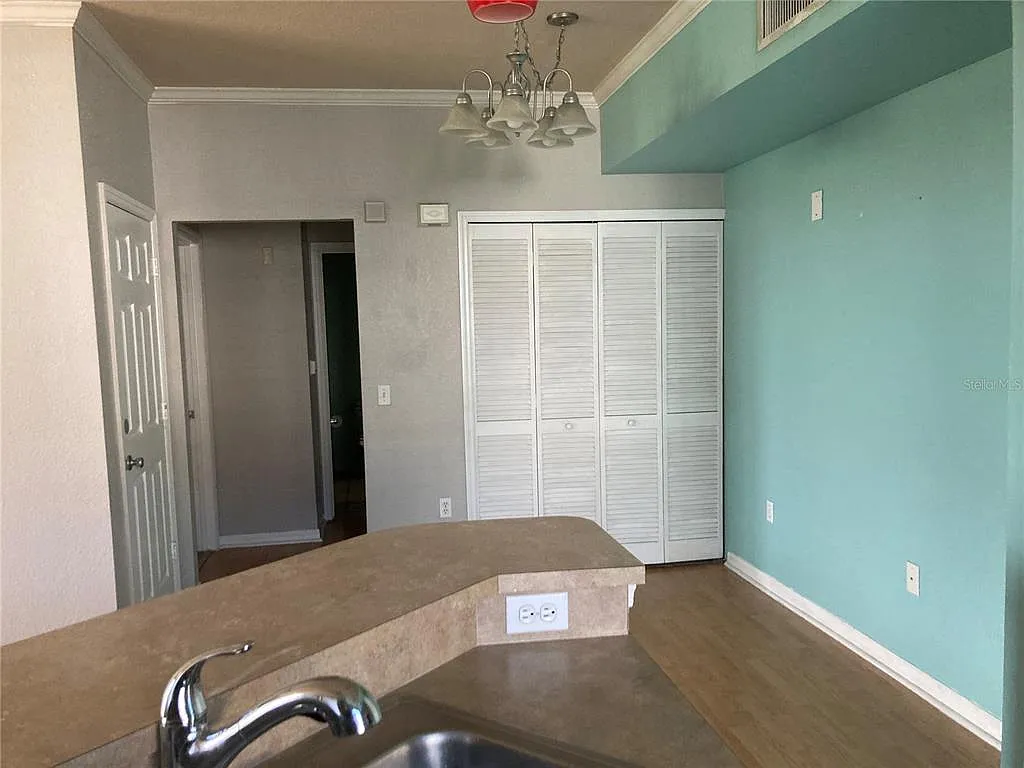 1 bed, 1.0 bath, 848 sqft, $1,395 — Photo 2