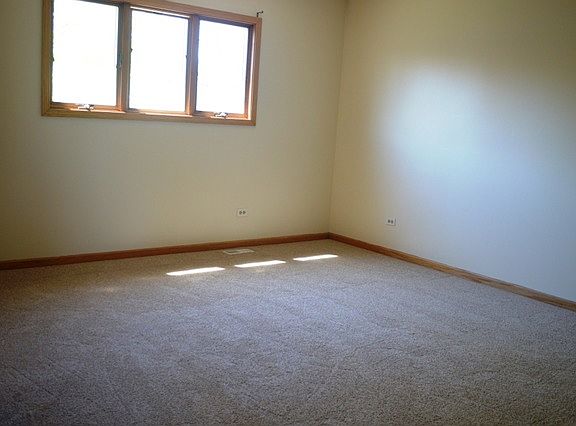 2nd image of 2525 Live Oak Dr