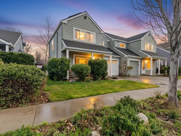 144 Crocker St, Ashland, OR 97520