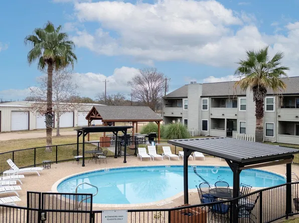 604 Highcrest # 213 Drive, Granite Shoals, TX 78654