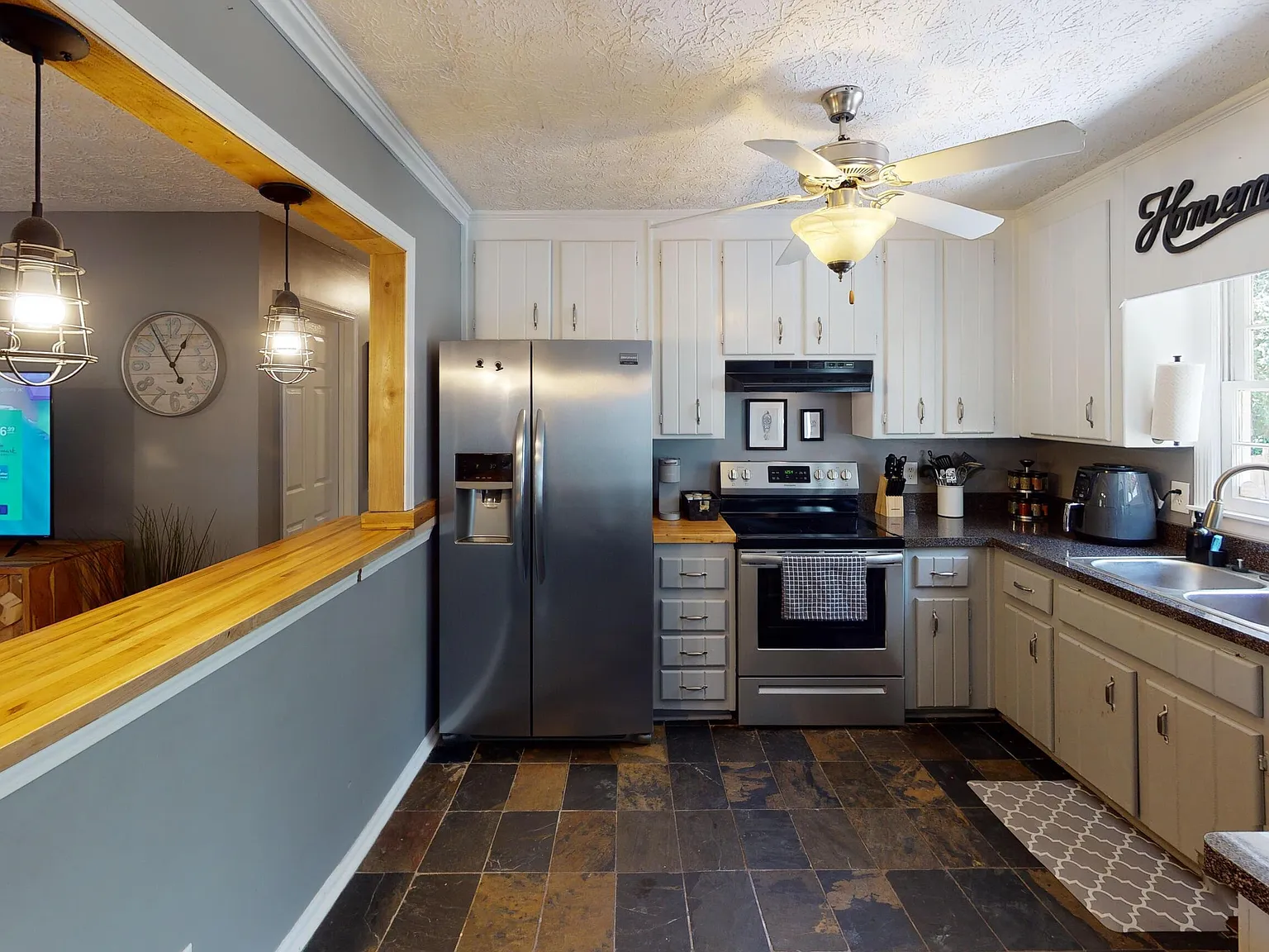 3 bed, 1.5 bath, $4,597 — Photo 2