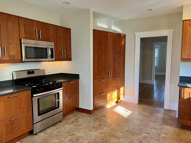 200 Larch Rd #2 — Photo 2