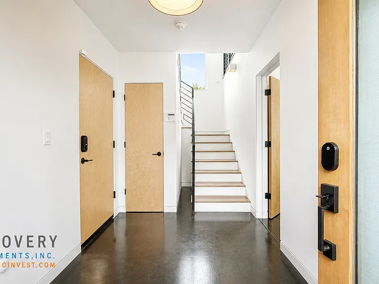 3235 Louise St #C — Photo 6