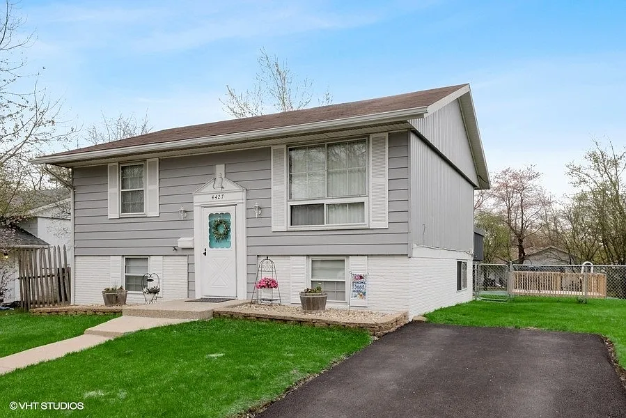 4427 Balmoral Dr photo 1