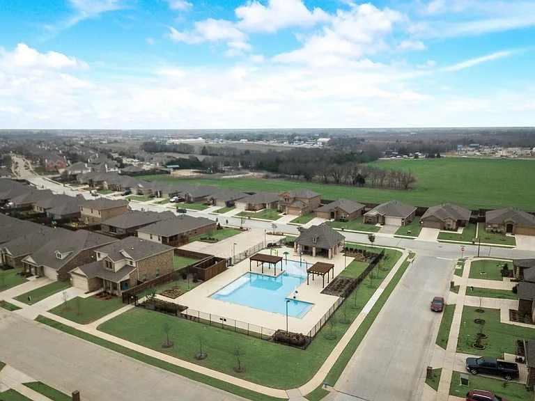1407 Pampa Grass Dr — Photo 12