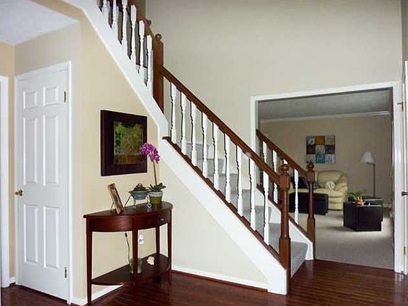2nd image of 60 Old Country Ln