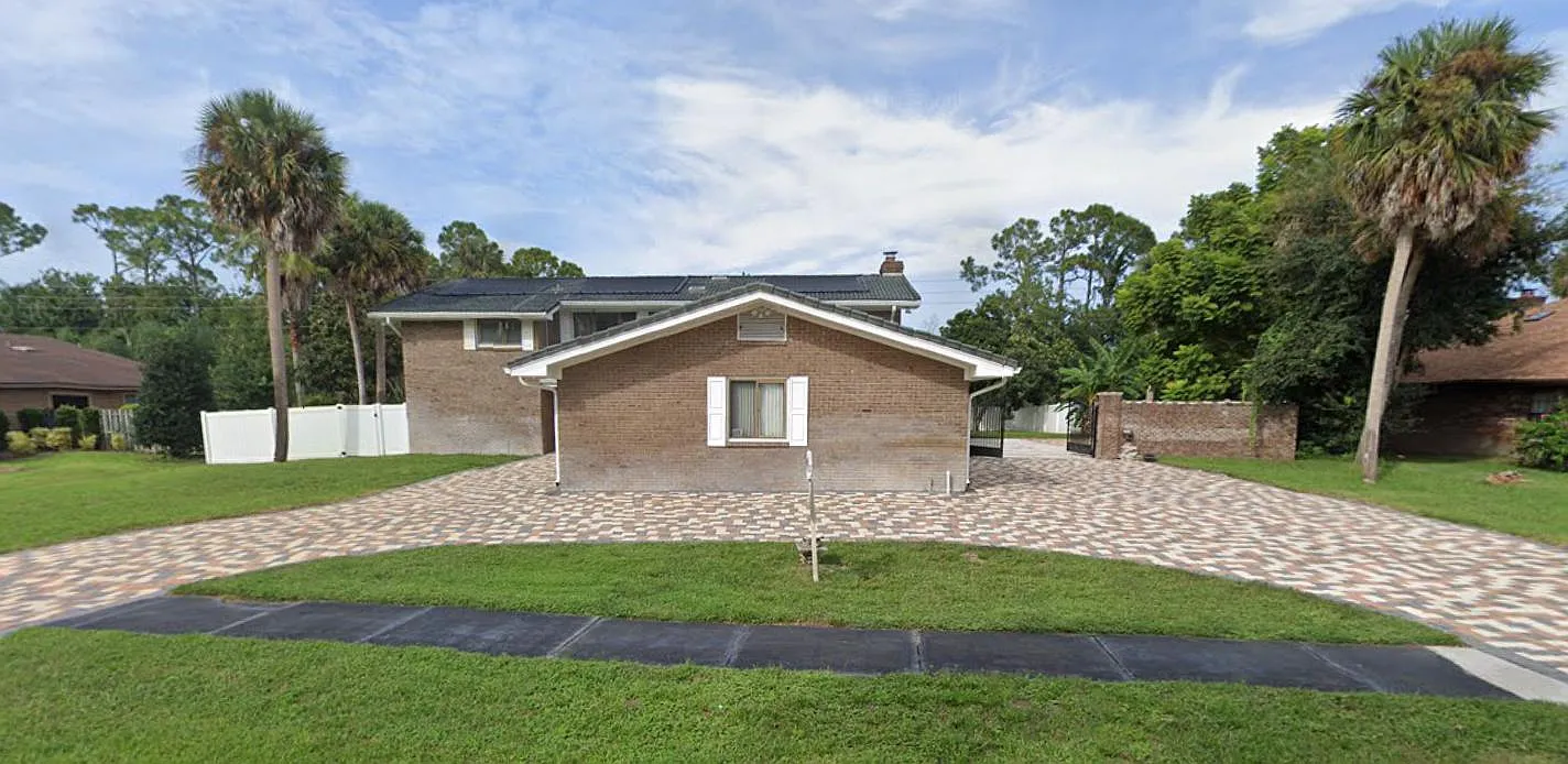 5 bed, 3698 sqft, $4,250 — Photo 2