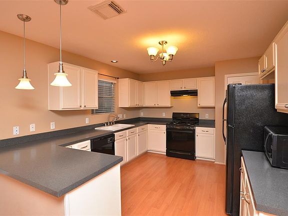 4th image of 7523 Winterview Dr