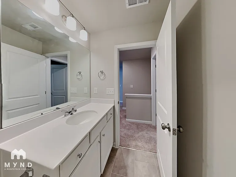 418 S Fortune Way — Photo 12
