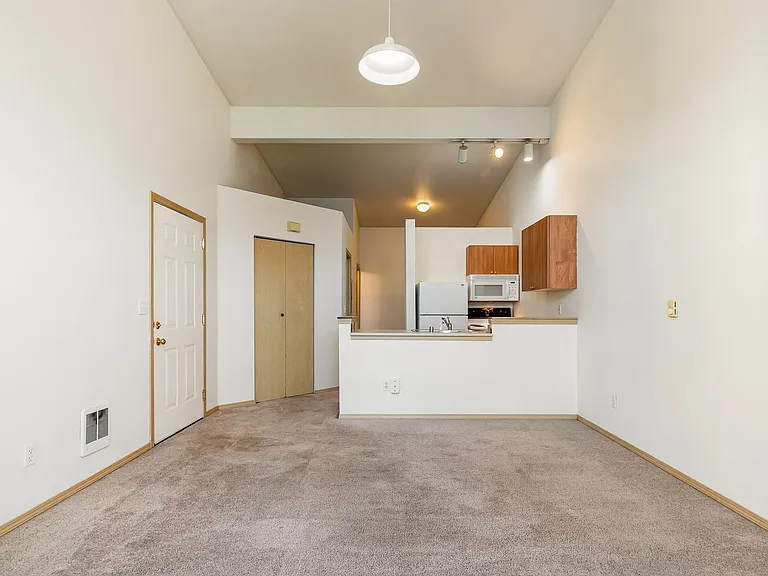 3516 Northwest Ave — Photo 7