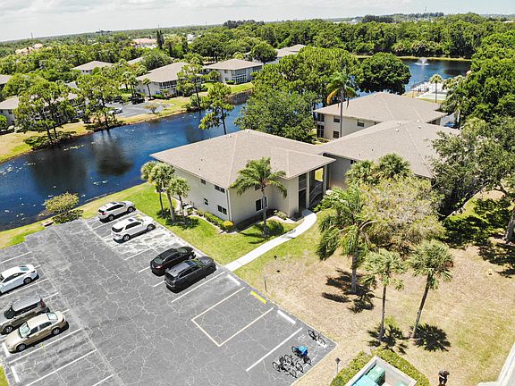 2nd image of 31 Lake Vista Trl APT 206